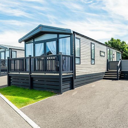 فندق Green Meadows Country Park Harker المظهر الخارجي الصورة