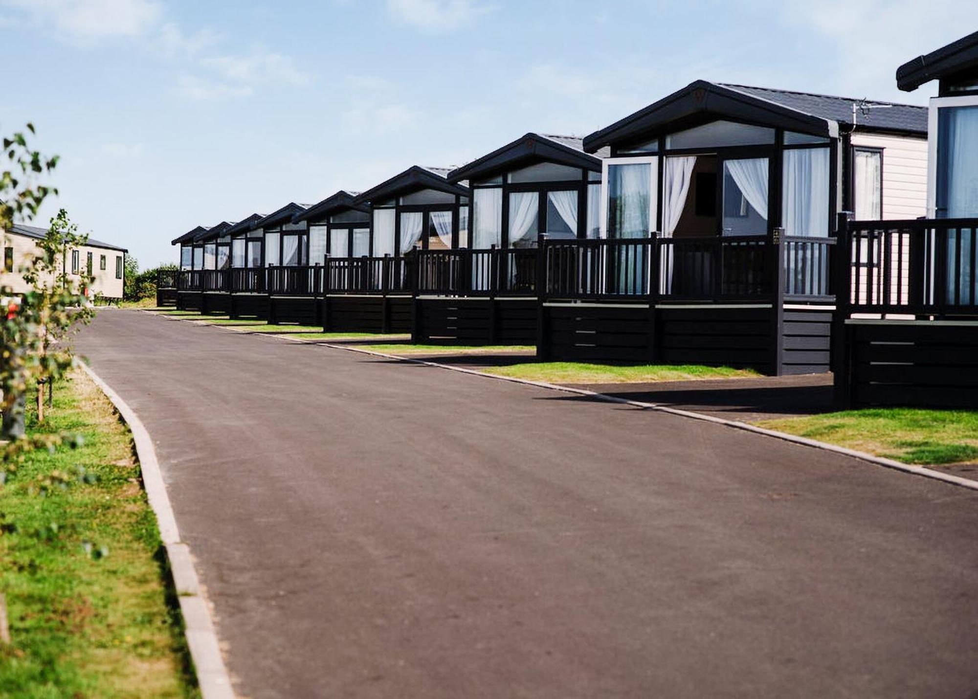فندق Green Meadows Country Park Harker المظهر الخارجي الصورة